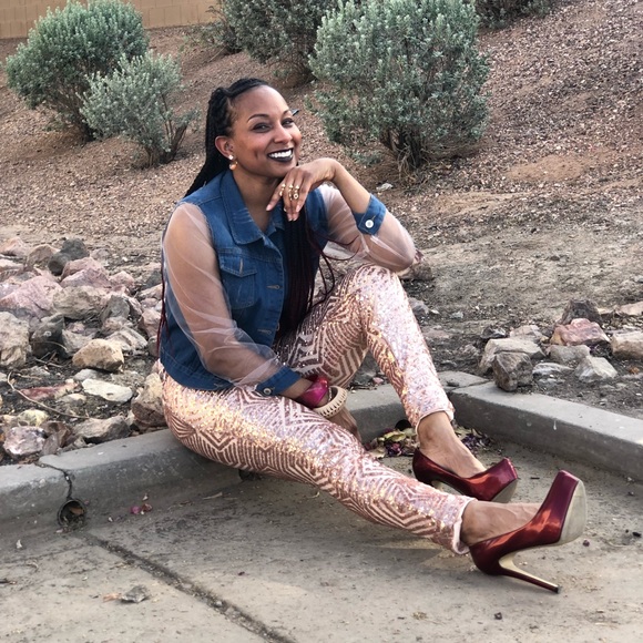 Meet your Posher, Roberta - Picture 1 of 1